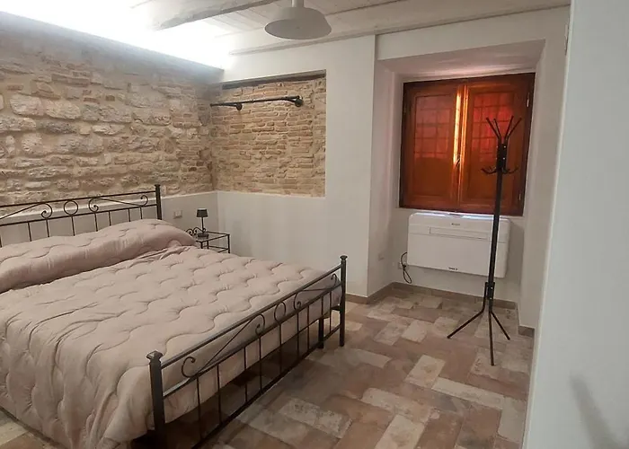 Via Mazzini * Gubbio